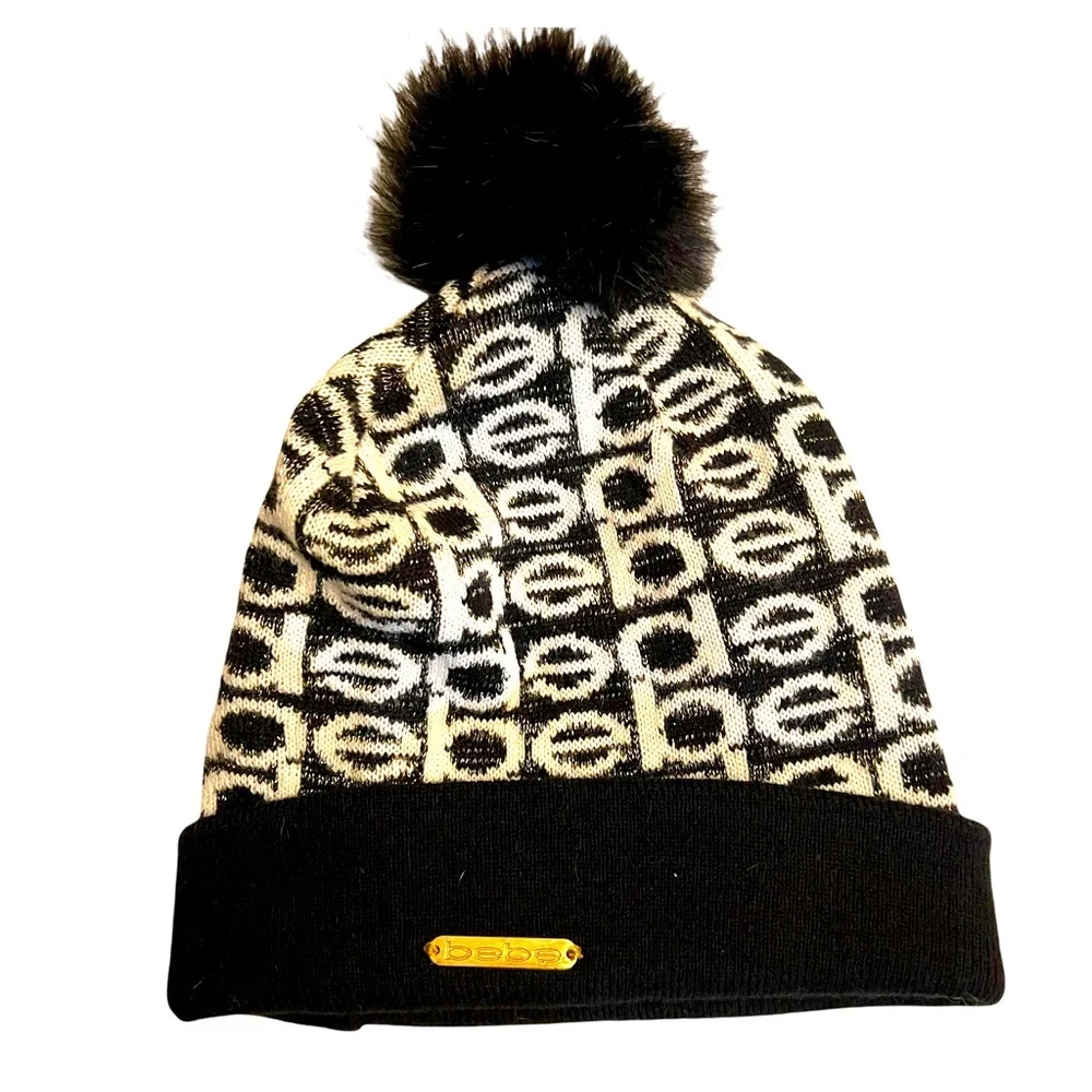 New BEBE WOMEN'S Black White KNIT POM POM BEANIE HAT